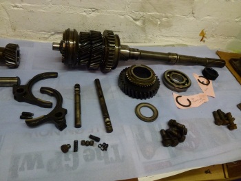 Ford Toploader Shift rods, detent pins, shift forks and output shaft